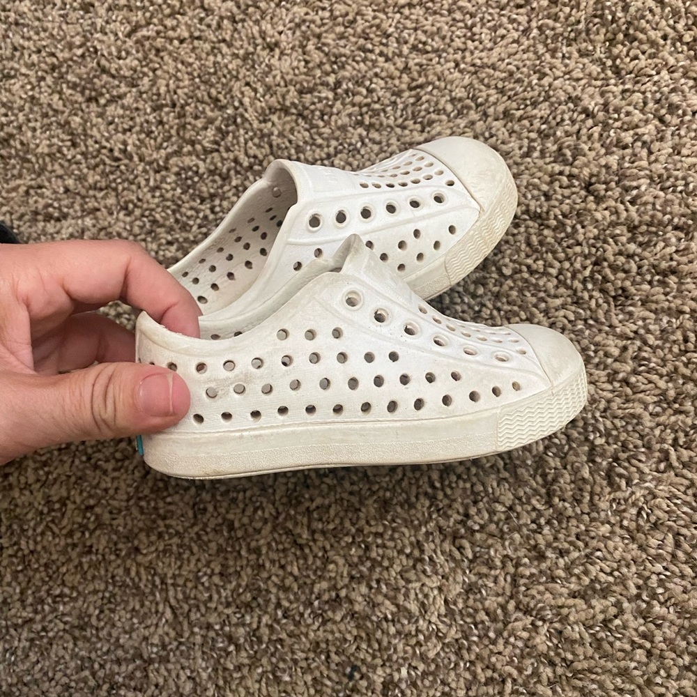 Toddler size 6 Native - good condition - easy to clean
